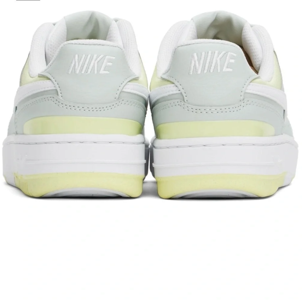 Nike Gamma Force Sneakers in Light silver/White/Life lime Size 6.5